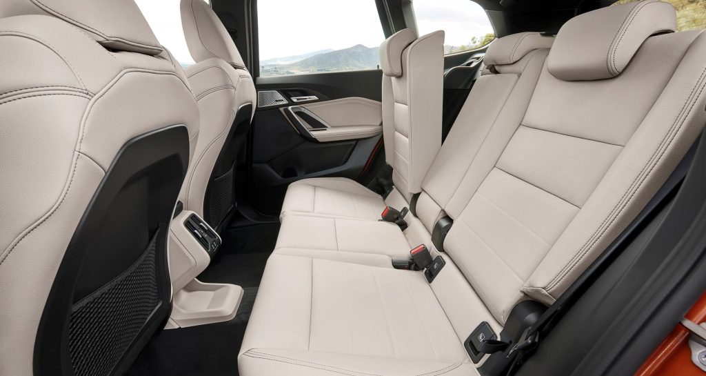 bmw x1 sedili posteriori