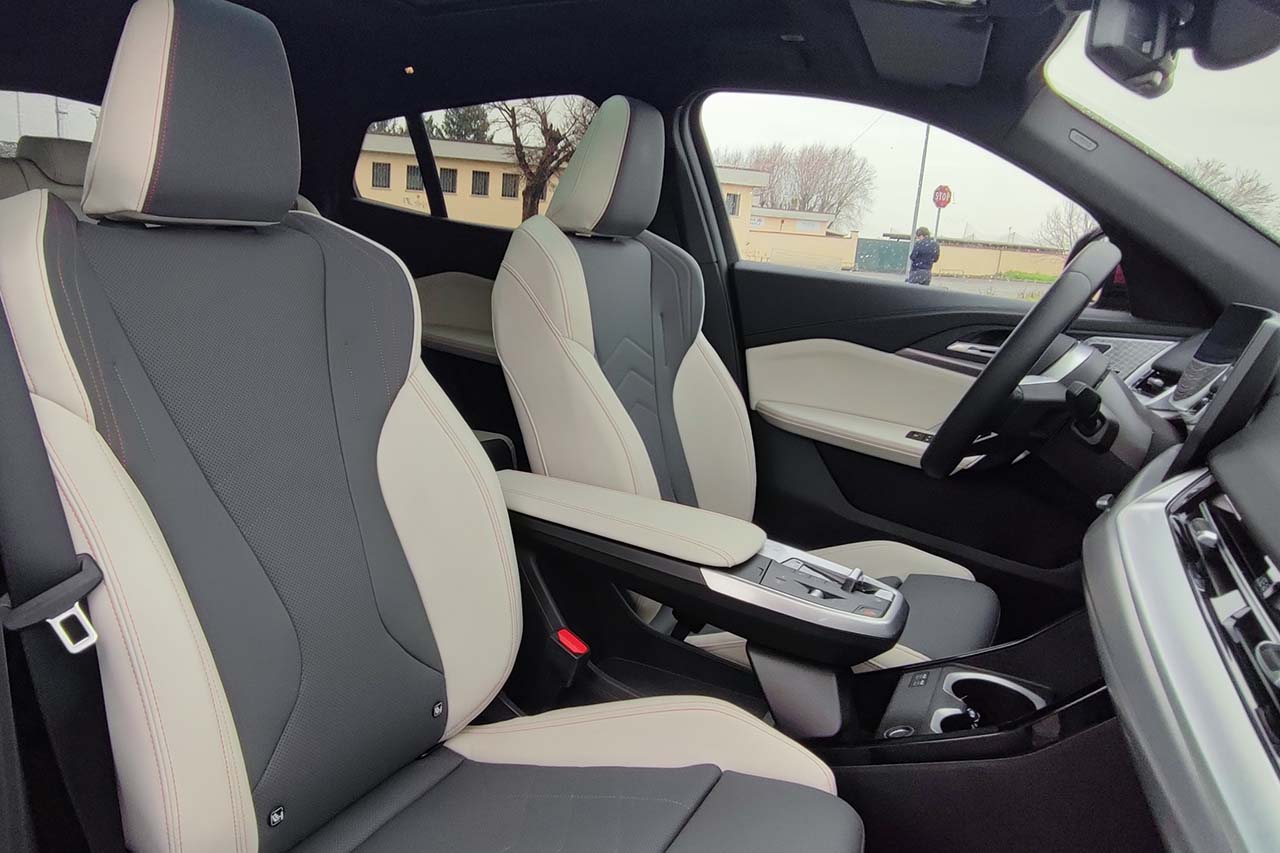 bmw x2 sedili anteriori