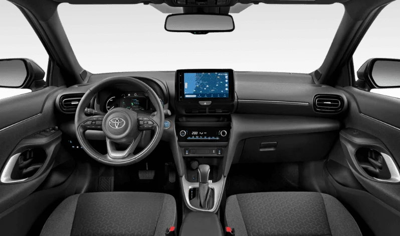 toyota yaris cross n1 interni