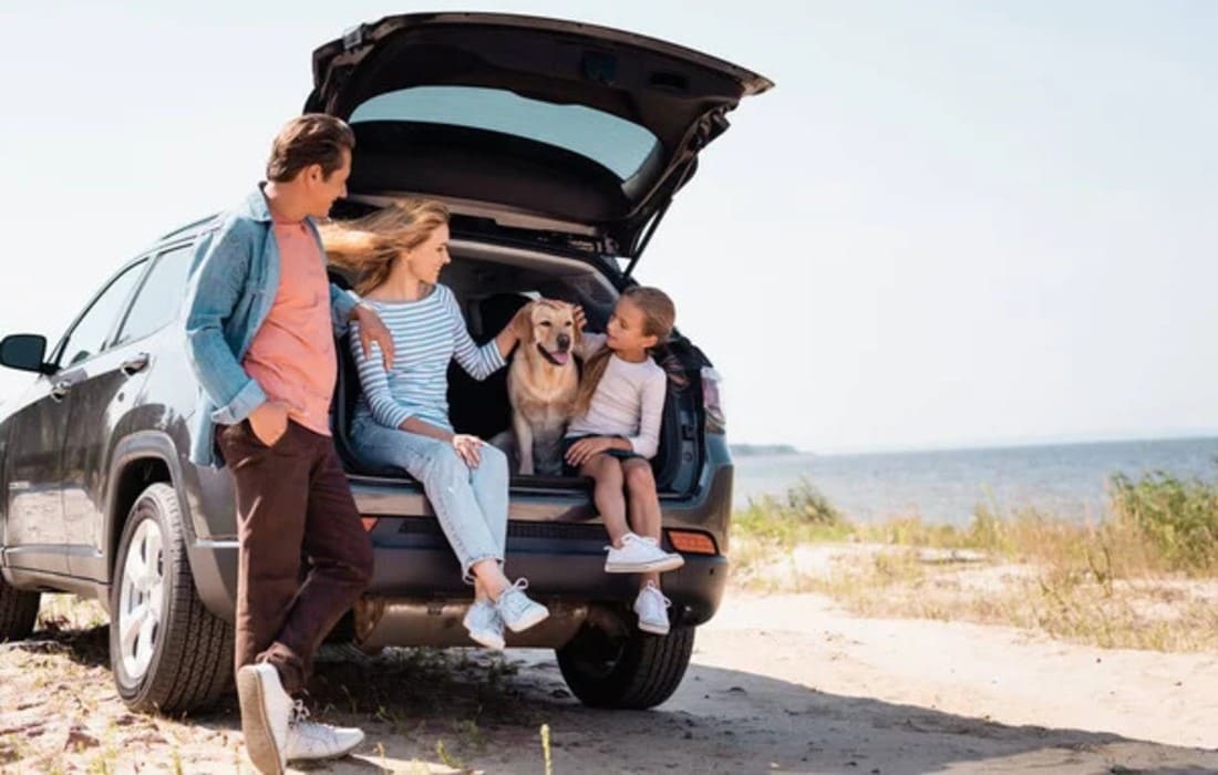 noleggio lungo termine suv famiglia in spiaggia