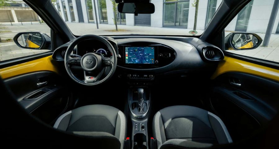nuova toyota aygo x ibrida​ interni