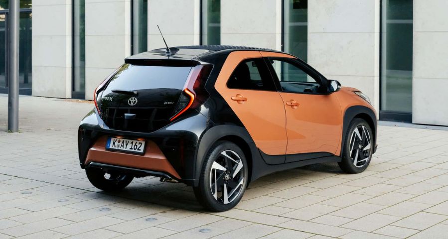 nuova toyota aygo x ibrida​ retro