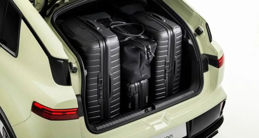 audi a2 e tron 2026 bagagliaio